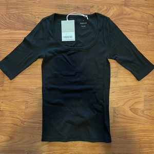 The Supima Micro-Rib Scoop-Neck Tee size small brand new